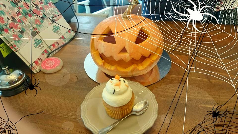 Cupcakes y cookies personalizados para halloween